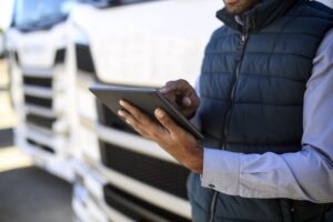 Kenworth and Peterbilt Add Online Remote Diagnostic Management
