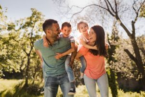 8 tips to help strengthen your relationship with your family!