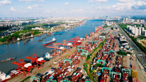 Ports slowly opening in Shanghai
