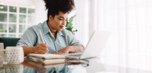 Online classes help women and adult learners land trucking jobs in Alabama