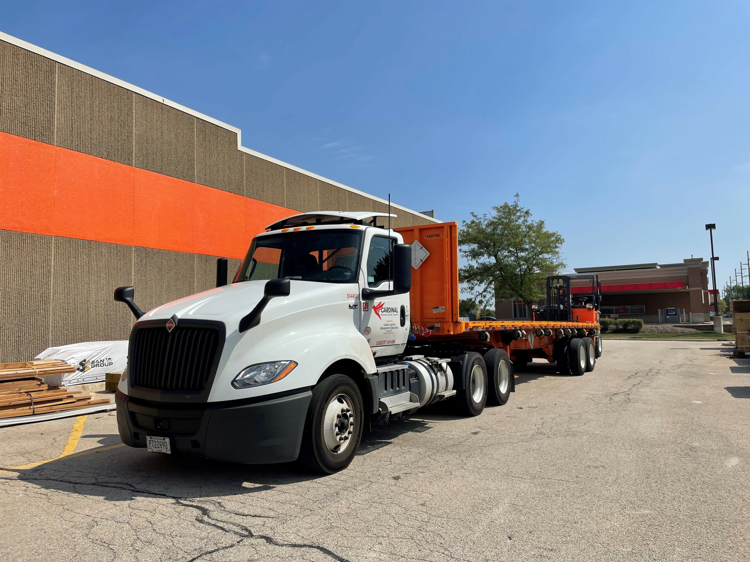 Driver Austin Dunaway enjoys his home-daily dedicated position with  Cardinal Logistics - Truck Drivers USA