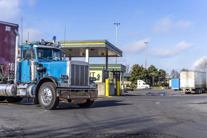 5 Unwritten Rules of the Truck Stop – Truck Drivers USA