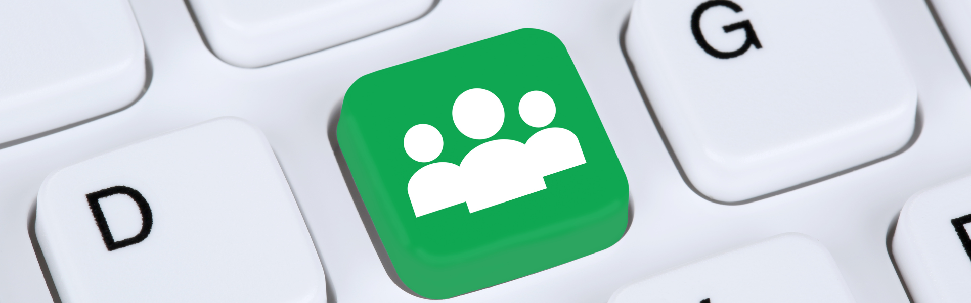 computer keyboard with forum networking key