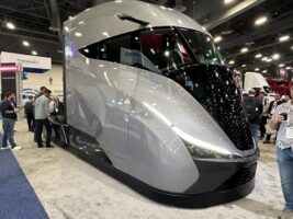 New, Futuristic Kenworth Unveiled: The SuperTruck 2
