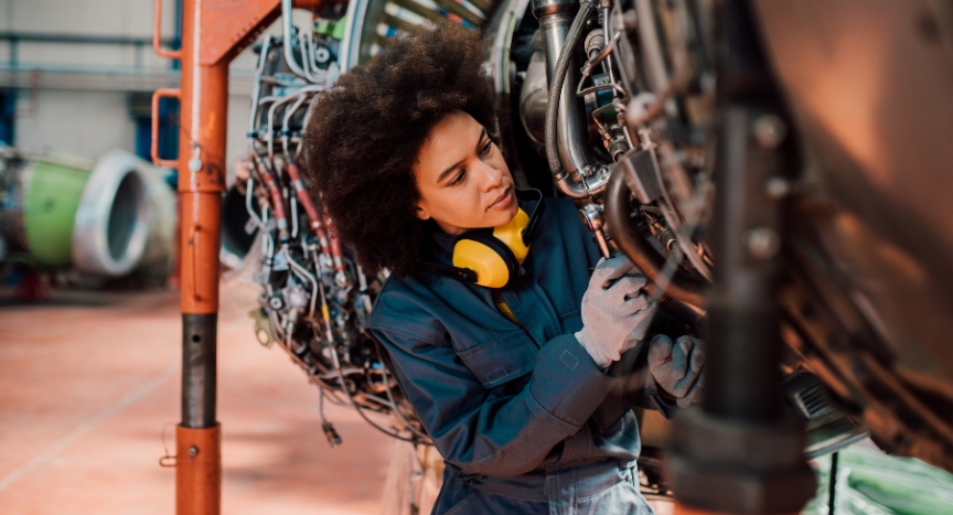 The trucking industry is facing a significant gender gap in diesel technicians. Learn how women like Alyssa Briggs and Keelie Boyer are excelling in this field, breaking stereotypes, and contributing to filling the technician shortage. See how initiatives like scholarships and training programs are encouraging more women to enter diesel mechanics.