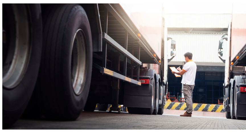 Aurora has received DOT approval to use cab-mounted warning beacons instead of traditional triangles on autonomous trucks. Here’s what this exemption means for drivers and how it could impact future safety rules in the trucking industry.