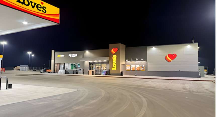 A new Love’s Travel Stop has opened in Sterling, North Dakota, giving truck drivers 59 parking spots, food options, showers, laundry, diesel bays, and easy access to I-94. Here’s what long-haul drivers can expect at the newest stop between Bismarck and Valley City.