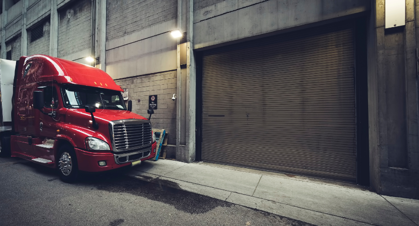 Compare tanker and flatbed driver pay across the Midwest, Southeast, West Coast, and Northeast. Learn which regions pay the most, what endorsements boost income, and how to choose the best freight for your routes.