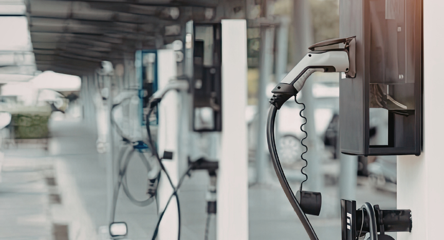 NHTSA reports a recall of 462 Orange EV terminal trucks due to a training seat issue. Here’s what drivers and fleets need to know about affected models and next steps.