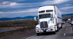 Reefer vs. Dry Van: Understanding the Differences Before You Choose a Trailer