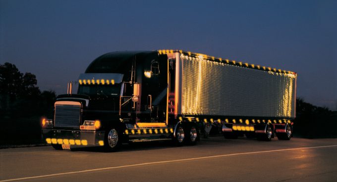 Truck Drivers Share the Strangest Things They’ve Seen on the Road After Dark