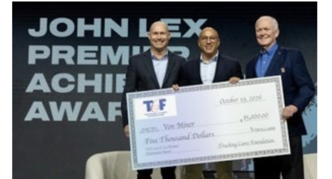 South Dallas Driving Academy Leader Receives Trucking Cares Foundation Award