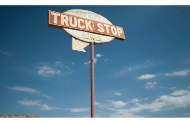 A guide to the top-rated truck stops across the country where truck drivers find comfort, cleanliness, and convenience. From the Midwest to the South and beyond, these driver-approved locations offer reliable parking, showers, food, and fuel to make every stop worthwhile.
