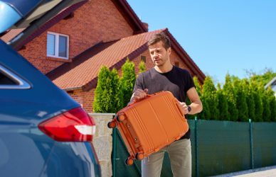 Use this complete truck driver packing list to prepare your cab with essential documents, safety equipment, clothing, food, electronics, and personal supplies before every trip.