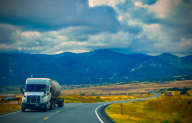 America’s busiest freight lanes, including I-10, I-40, and I-90, keep the nation’s truck drivers rolling with steady freight, solid pay, and dependable work. Learn how each corridor supports different freight types and what routes offer the best earning potential in 2025.