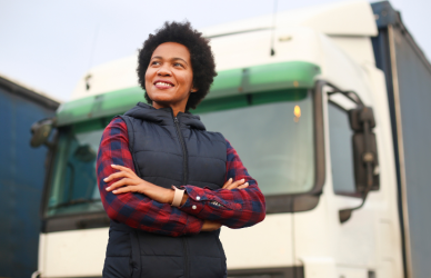 Walmart’s higher starting pay, upgraded trucks, and internal training programs are attracting more women to truck driving. Here’s how pay, equipment, and job structure are changing who enters the industry.