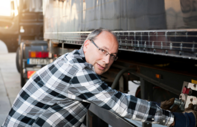 A proposed Workforce Pell Grant program could allow federal financial aid to cover short-term CDL training and diesel technician certifications starting in 2026.