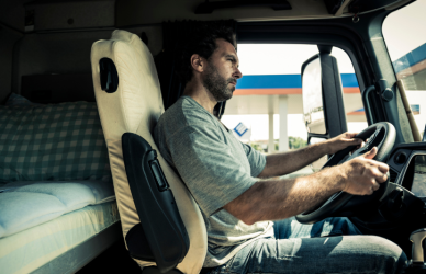 A breakdown of U.S. states with the highest CDL driver demand, including Texas, California, and Illinois, plus what drives steady trucking job availability.