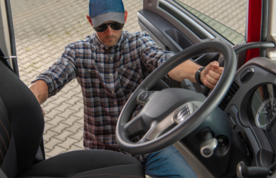 TMC honored four trucking professionals with the 2026 Silver Spark Plug award at ATA’s annual meeting in Nashville, recognizing excellence in fleet maintenance, technology, and industry leadership.