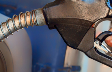 semi truck fueling up