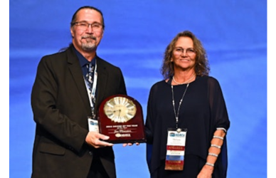 Source: Truckers News- 2023 Driver of the Year Joe Mondor (left) and Melissa Dixon (right), of the North Dakota Motor Carrier Association Board of Directors, at the annual NDMCA convention in Grand Forks