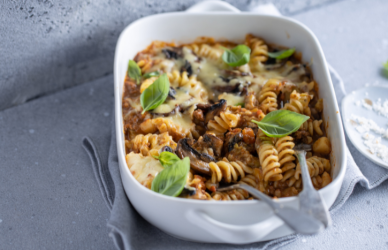 Enjoy the holiday season from the cab with these easy, festive recipes for truck drivers. From turkey wraps to mini cheesecakes, bring holiday flavors on the road.