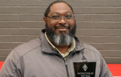 Quincy Jackson, a CDL instructor at Ogeechee Technical College, receives the 2025 Rick Perkins Award for Excellence in Technical Instruction. Learn about his inspiring career and dedication to teaching the next generation of truck drivers.