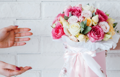 Valentine’s Day wouldn’t be the same without truckers delivering flowers, chocolates, and gifts across America. Discover how these drivers make holiday magic happen, the challenges they face, and why their work is essential to spreading love.