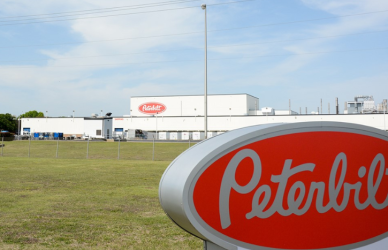 Step inside the Peterbilt factory in Denton, Texas, where cutting-edge engineering meets American craftsmanship. Discover how these legendary trucks are built, from custom design to final inspection, in the only plant producing Peterbilt’s heavy-duty lineup.