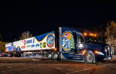 Experience the holiday magic as the U.S. Capitol Christmas Tree, nicknamed 'Spruce Wayne,' embarks on a cross-country journey in a Kenworth T680, stopping in the Pacific Northwest. The tree’s first stop in Washington featured holiday festivities, a display of Kenworth’s SuperTruck 2, and a community celebration in Renton. Follow the tree’s travels as it heads to the Capitol in time for a December lighting ceremony.